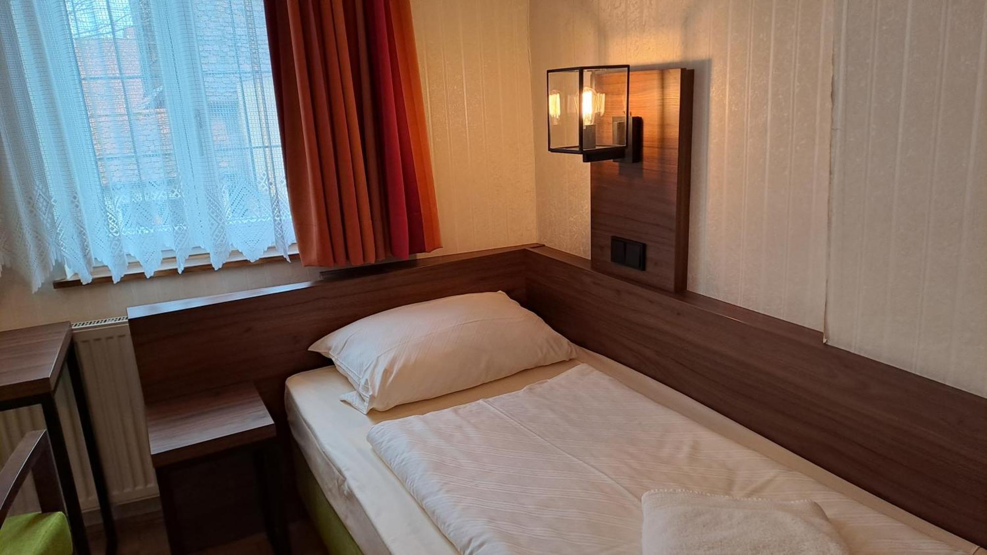 Hotel-Gasthof Goldener Greifen Rothenburg ob der Tauber Room photo