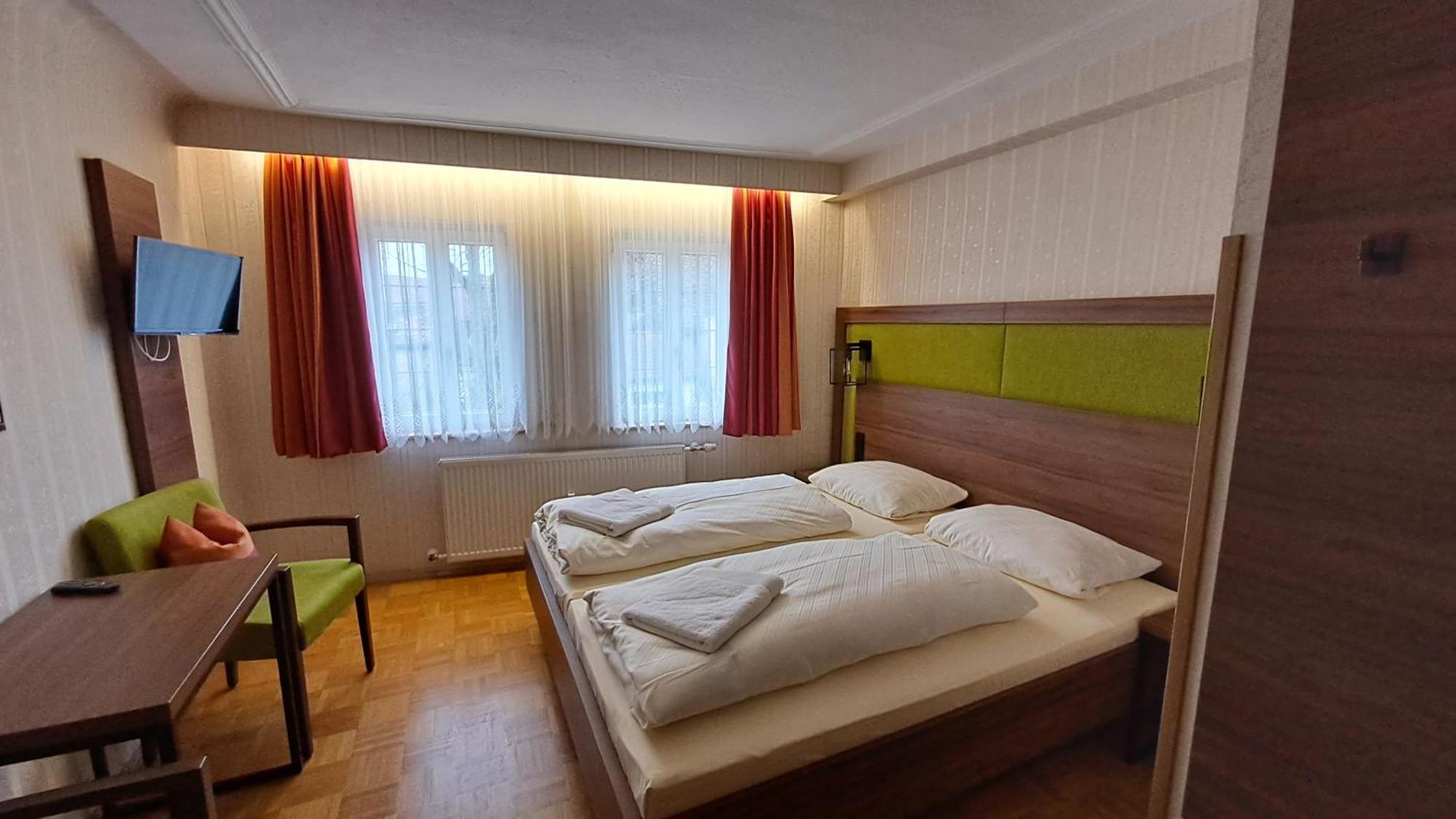 Hotel-Gasthof Goldener Greifen Rothenburg ob der Tauber Room photo